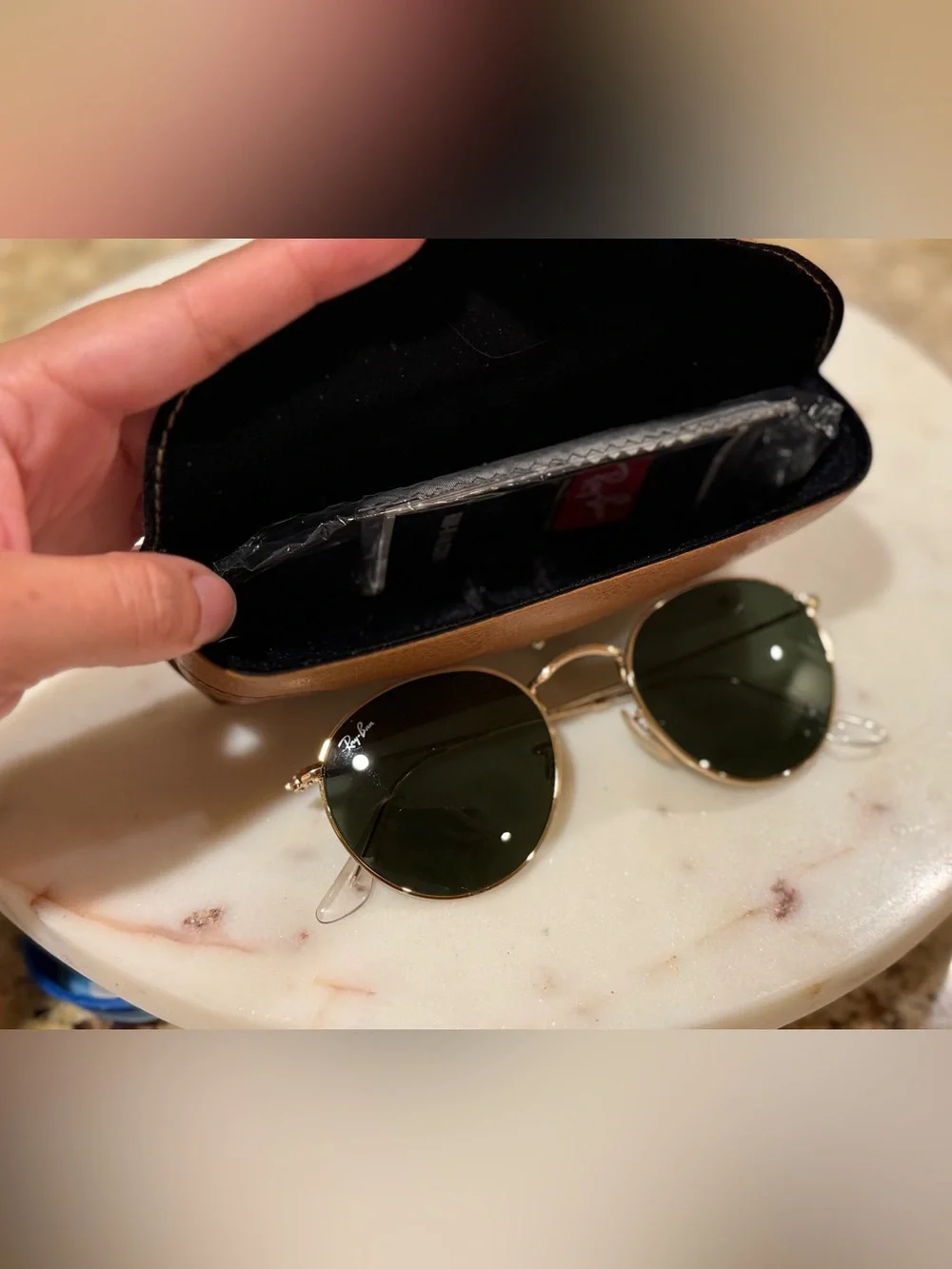 Ray-Ban Round Metal Sunglasses in Gold with Dark Green Lenses and Brown Case